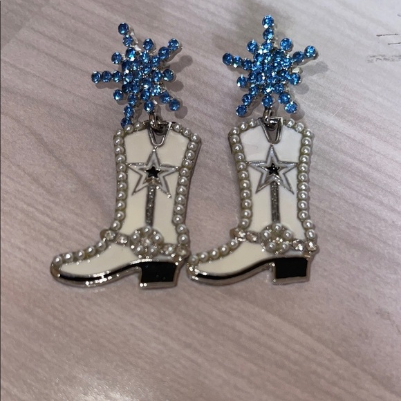 Blue and White Dangling Earrings Jewelry - Picture 4 of 5